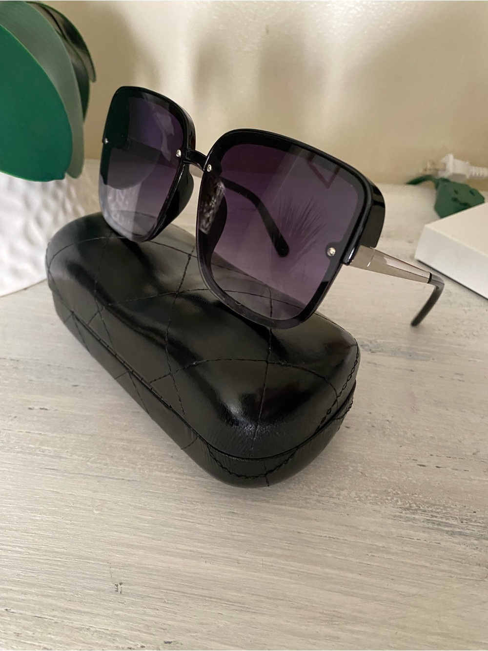 Elegant Black Square Women's Sunglasses with black Gradient Lenses (not the case